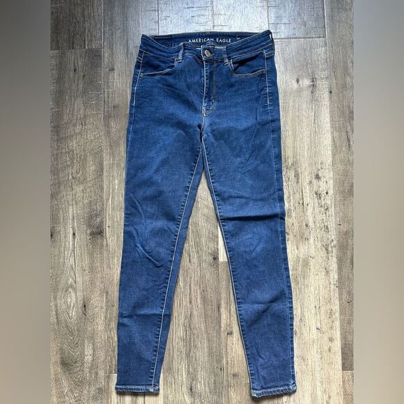 WOMENS AMERICAN EAGLE JEANS SIZE 6 - Picture 1 of 4